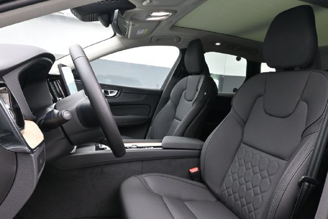 New 2027 Volvo XC60 B5 Core AWD/4WD image 10