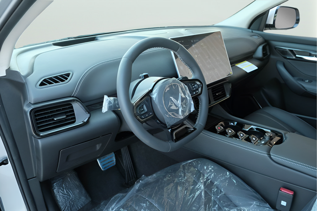 New 2025 VinFast VF 8 Eco AWD/4WD image 10