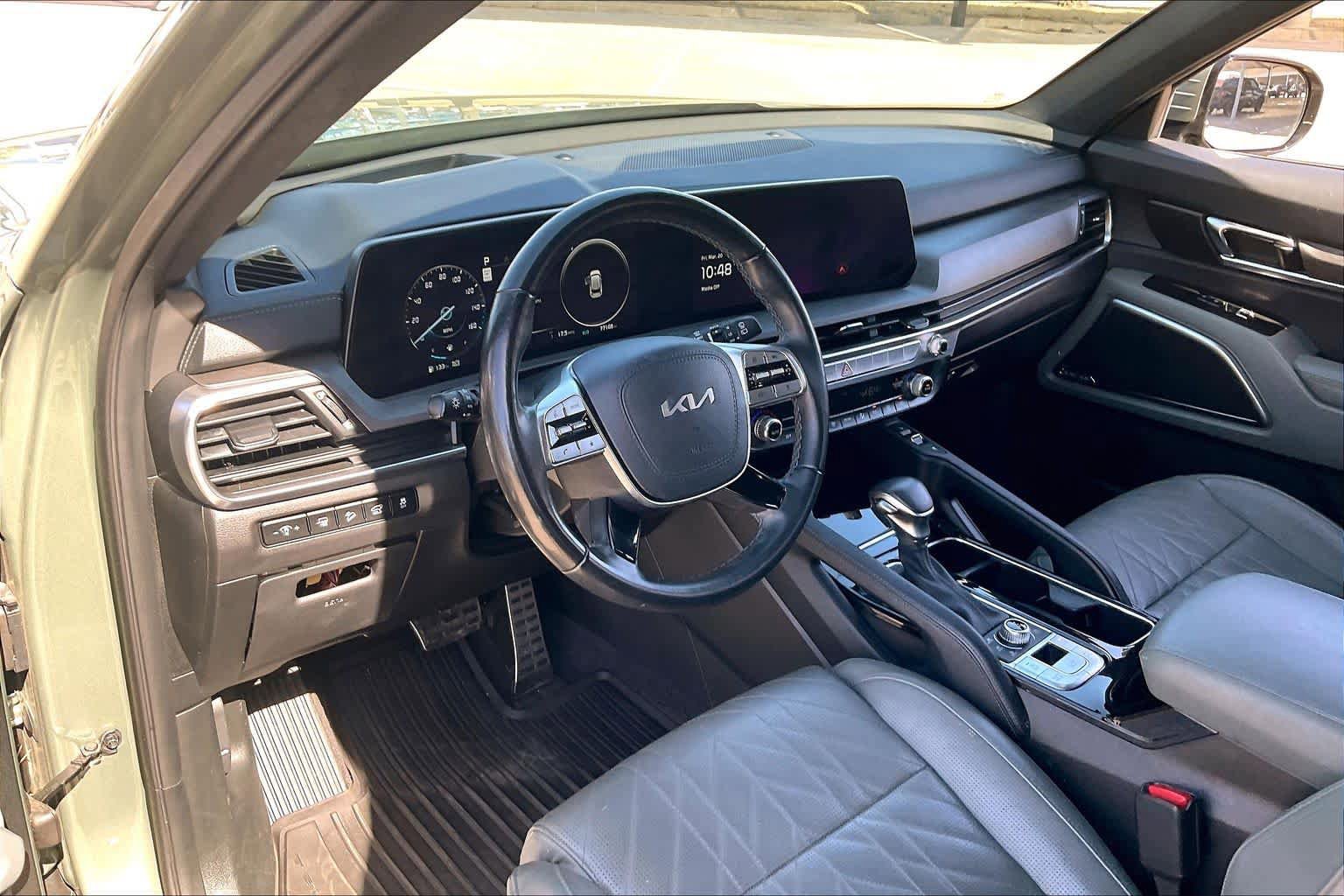 Used 2023 Kia Telluride SX Prestige X-Pro AWD/4WD image 17