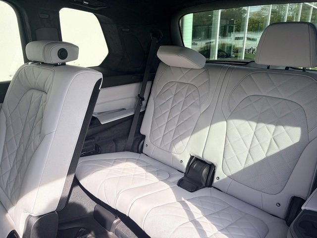 New 2026 BMW X7 xDrive40i image 7