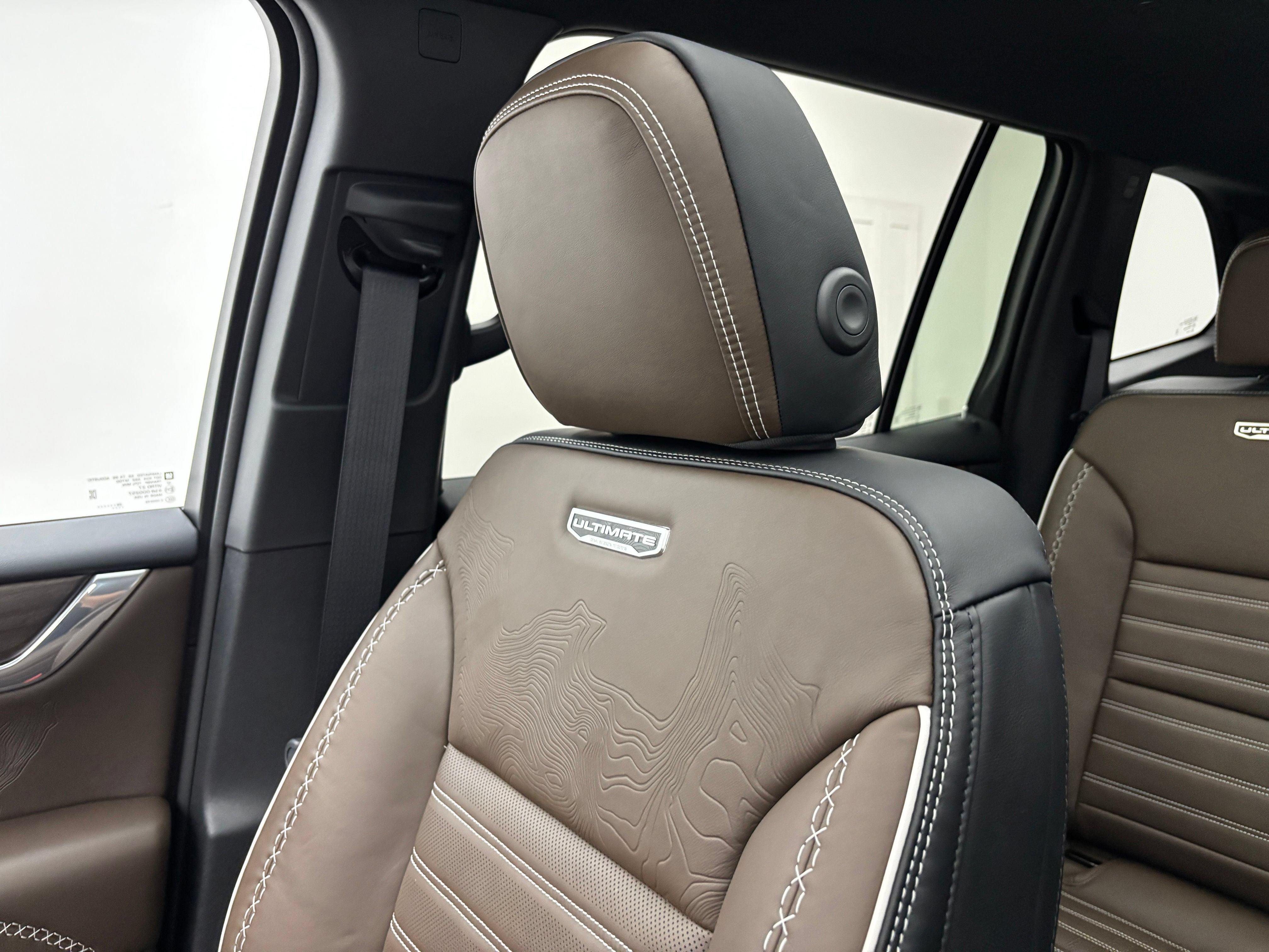 New 2026 GMC Acadia Denali Ultimate w/ LPO, Floor Liner Package AWD/4WD image 49