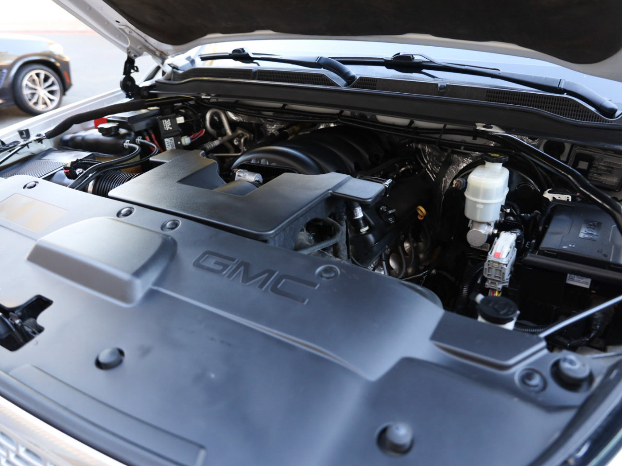 Used 2016 GMC Yukon XL Denali w/ Open Road Package image 48