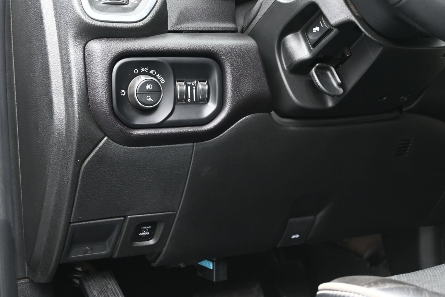 Used 2024 RAM 3500 Laramie w/ Towing Technology Group AWD/4WD image 23