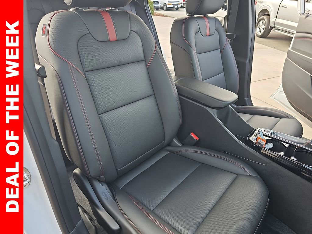 New 2025 Chevrolet Trax RS w/ Sunroof Package image 10