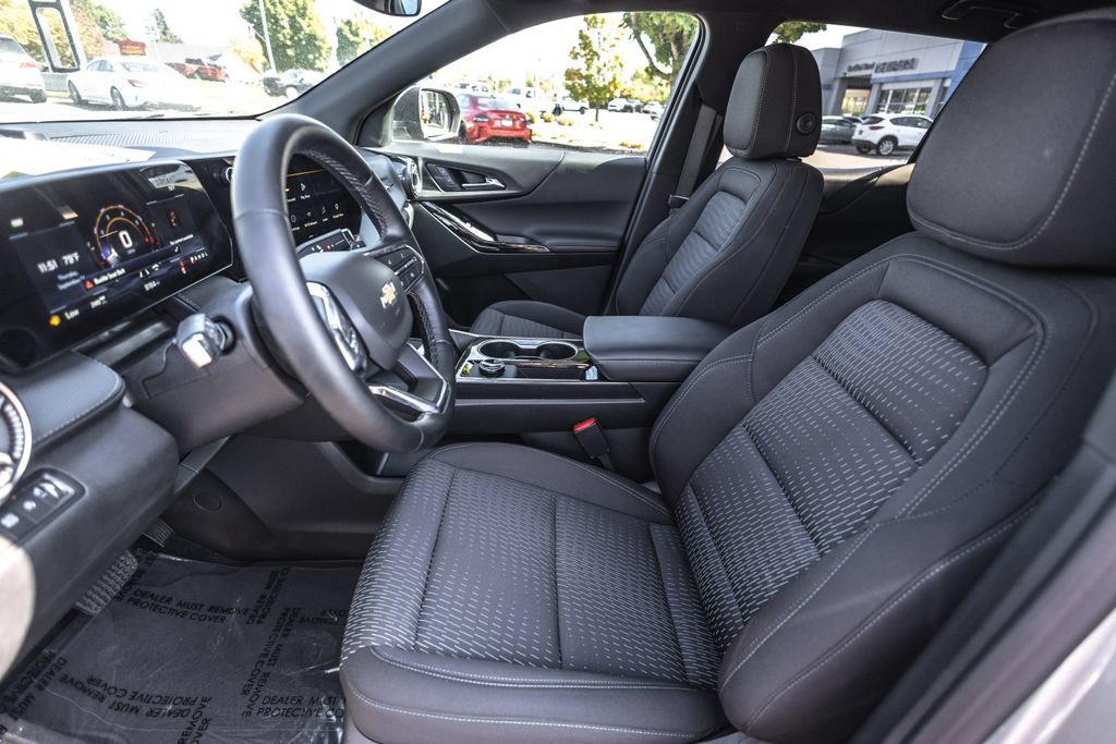 Used 2026 Chevrolet Equinox LT AWD/4WD image 19