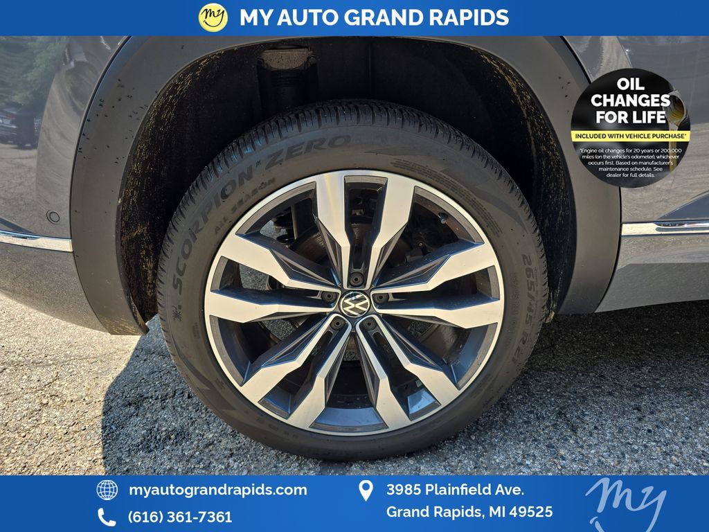 Used 2022 Volkswagen Atlas Cross Sport SEL Premium R-Line AWD/4WD image 39