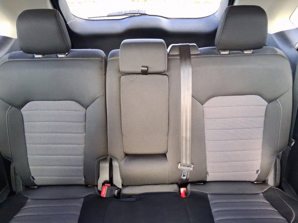 Used 2020 Ford Edge SE image 16