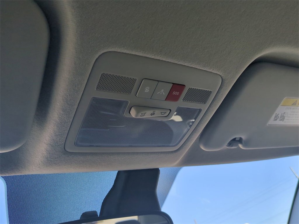 New 2025 Hyundai Venue Limited image 22