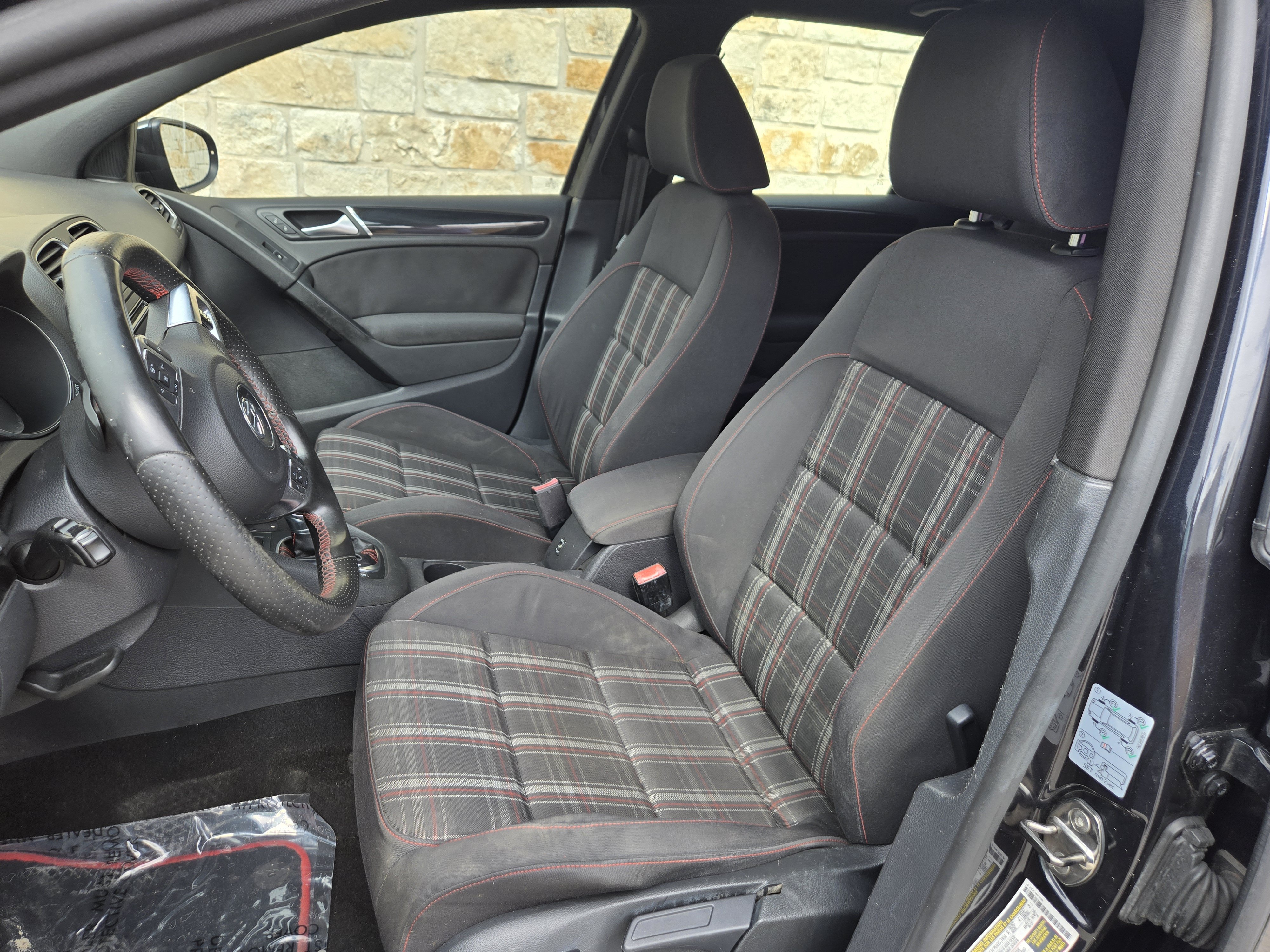 Used 2012 Volkswagen Golf 4-Door FWD image 5