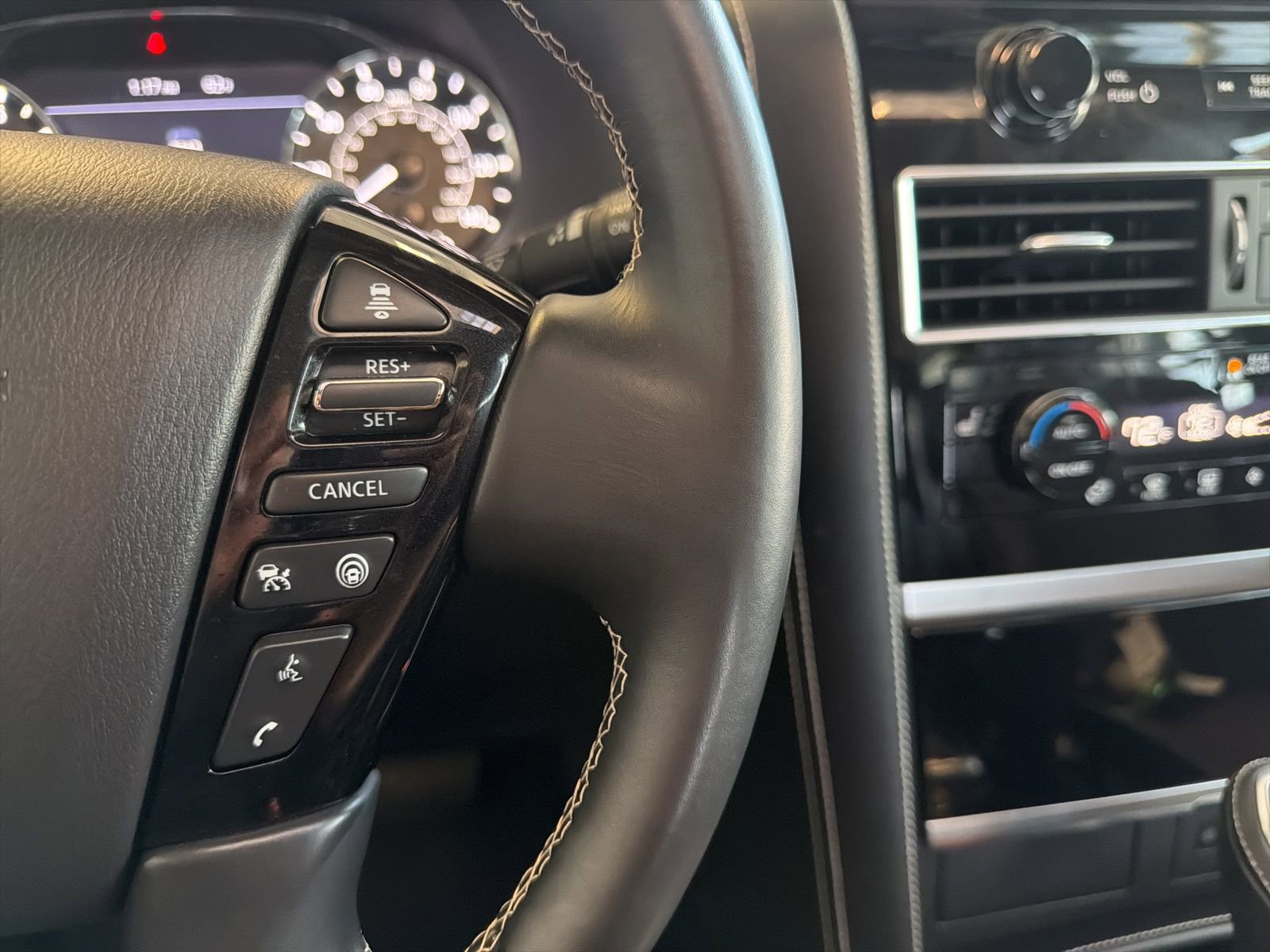 Used 2023 INFINITI QX80 Premium Select w/ Cargo Package AWD/4WD image 25