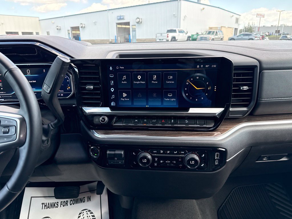 Used 2025 Chevrolet Silverado 1500 LT AWD/4WD image 15