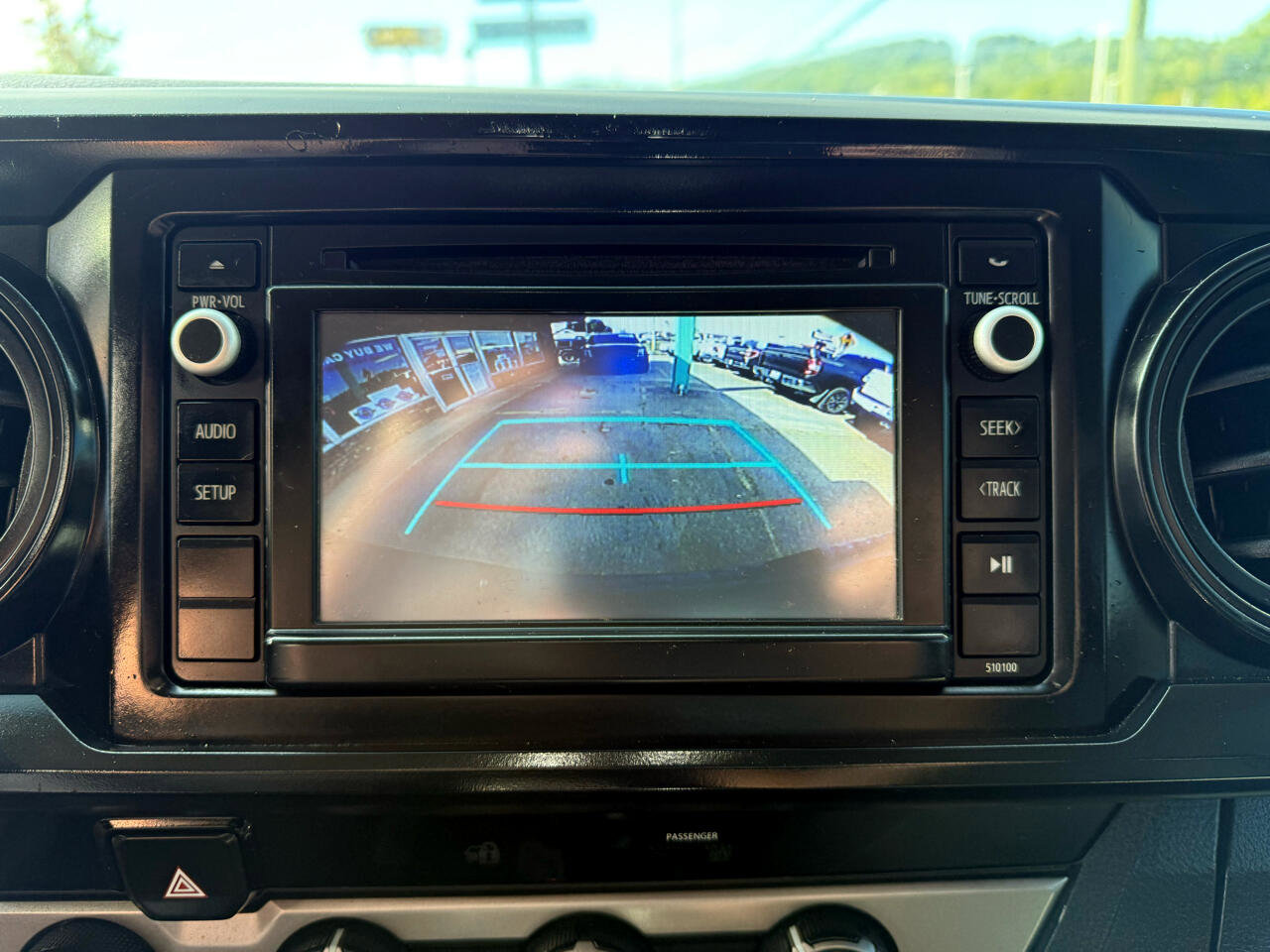 Used 2017 Toyota Tacoma SR image 11