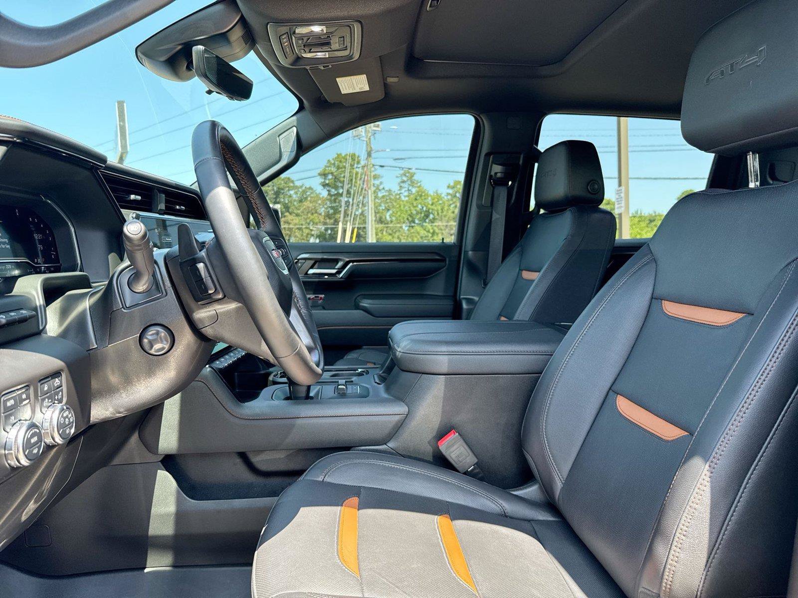Used 2024 GMC Sierra 1500 AT4 w/ Technology Package AWD/4WD image 3