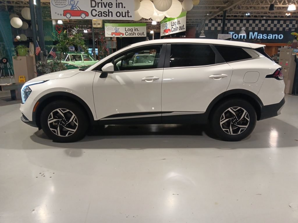 Used 2024 Kia Sportage LX AWD/4WD image 9
