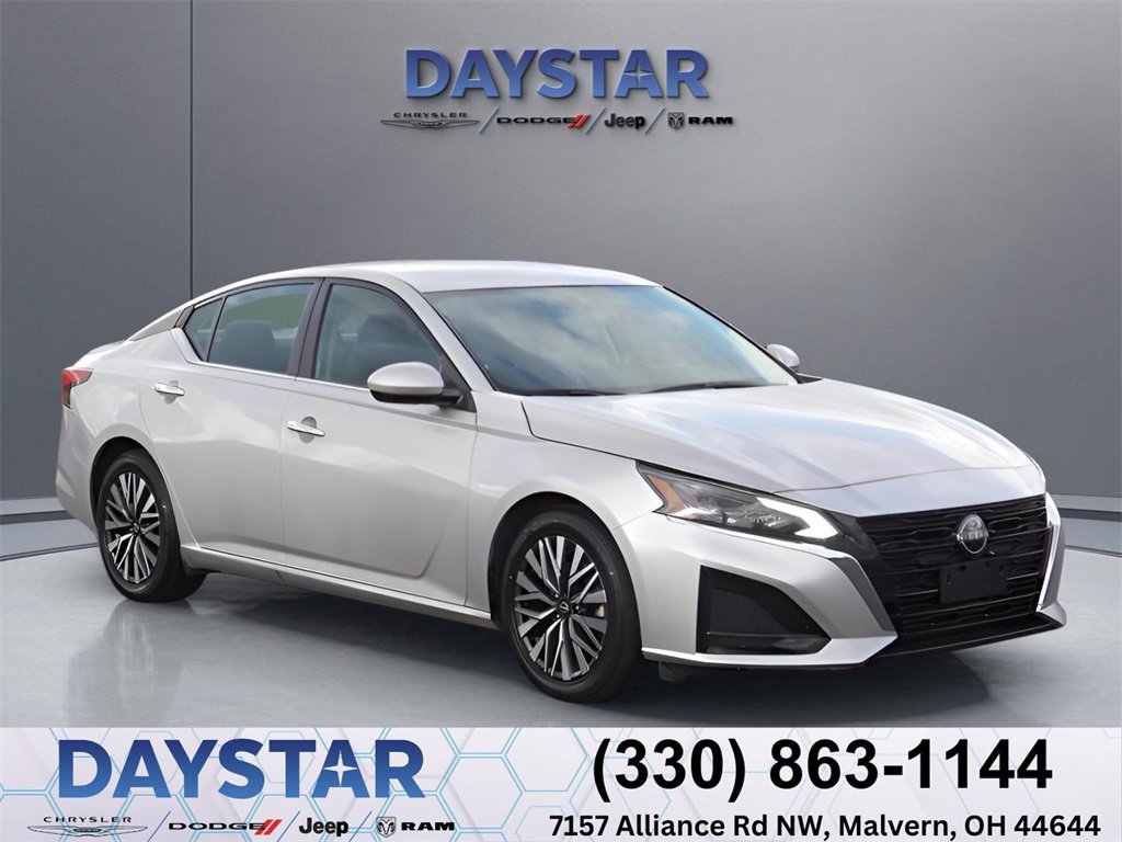Used 2023 Nissan Altima 2.5 SV