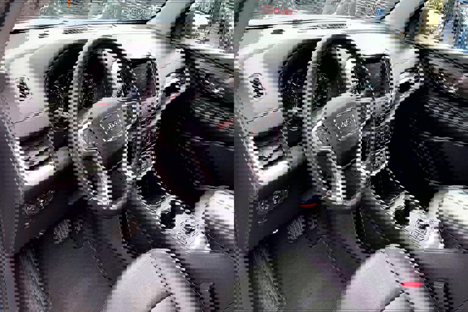 Used 2022 GMC Terrain SLT image 17