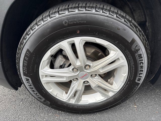 Used 2024 GMC Terrain SLE w/ Driver Convenience Package image 12