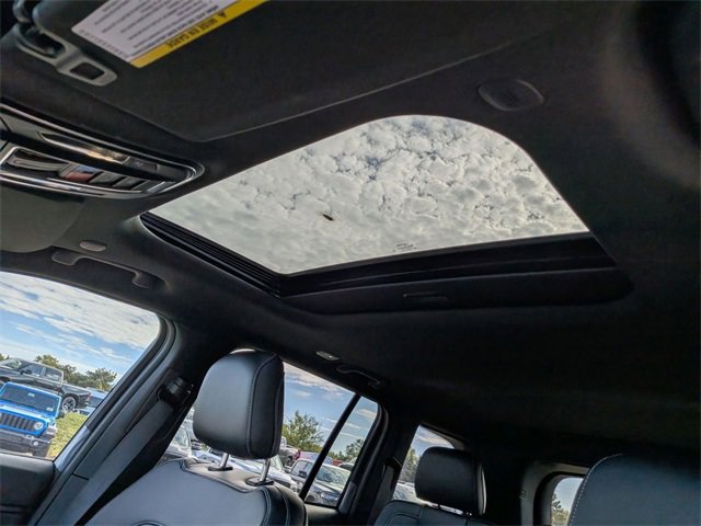 New 2025 Jeep Grand Cherokee Altitude image 14