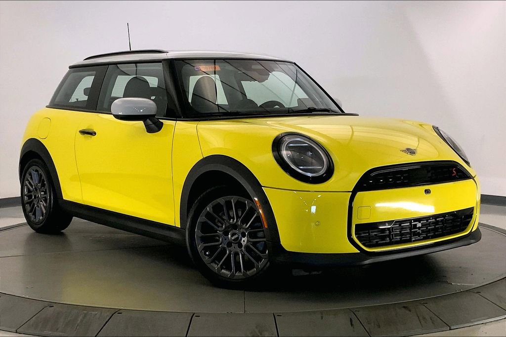 Certified 2025 MINI Cooper S image 33