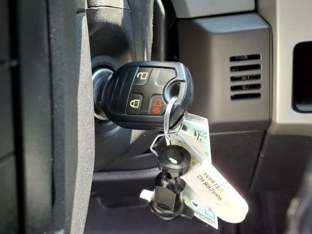 Used 2013 Ford F150 XLT w/ Mid Equipment Group image 14