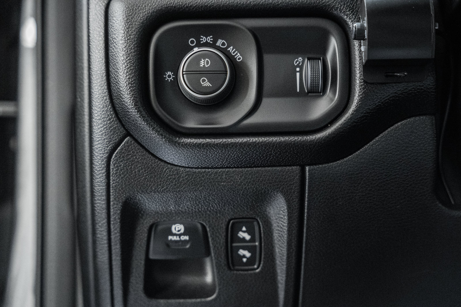 Used 2020 RAM 1500 Big Horn AWD/4WD image 40