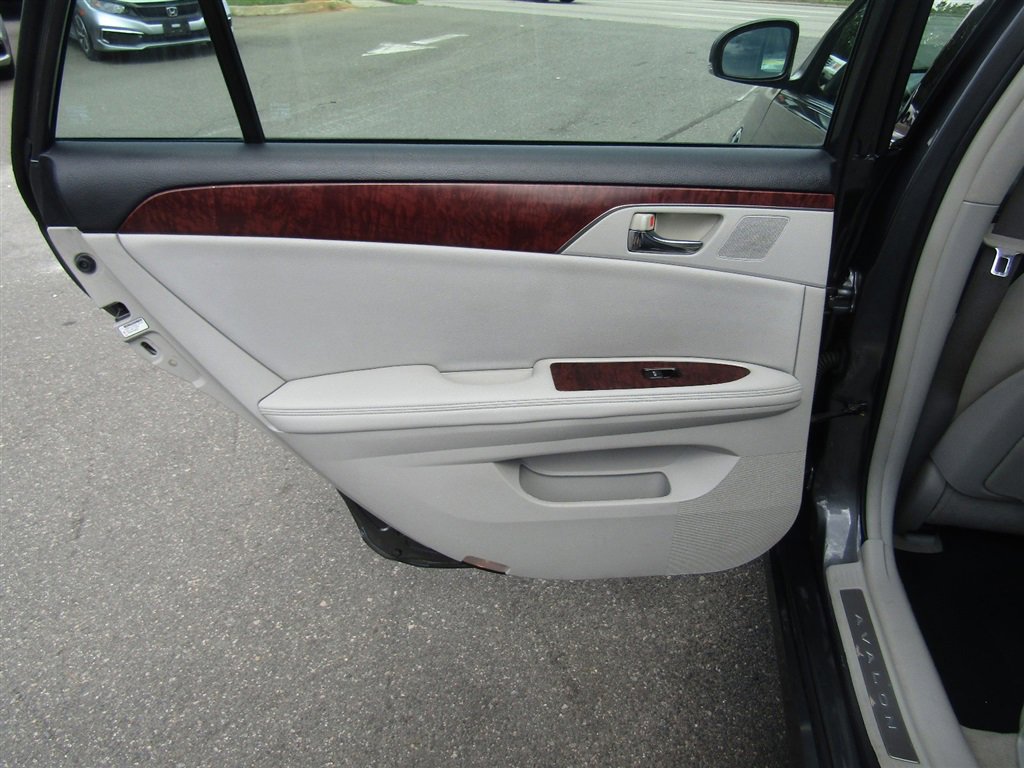 Used 2011 Toyota Avalon Limited FWD image 18