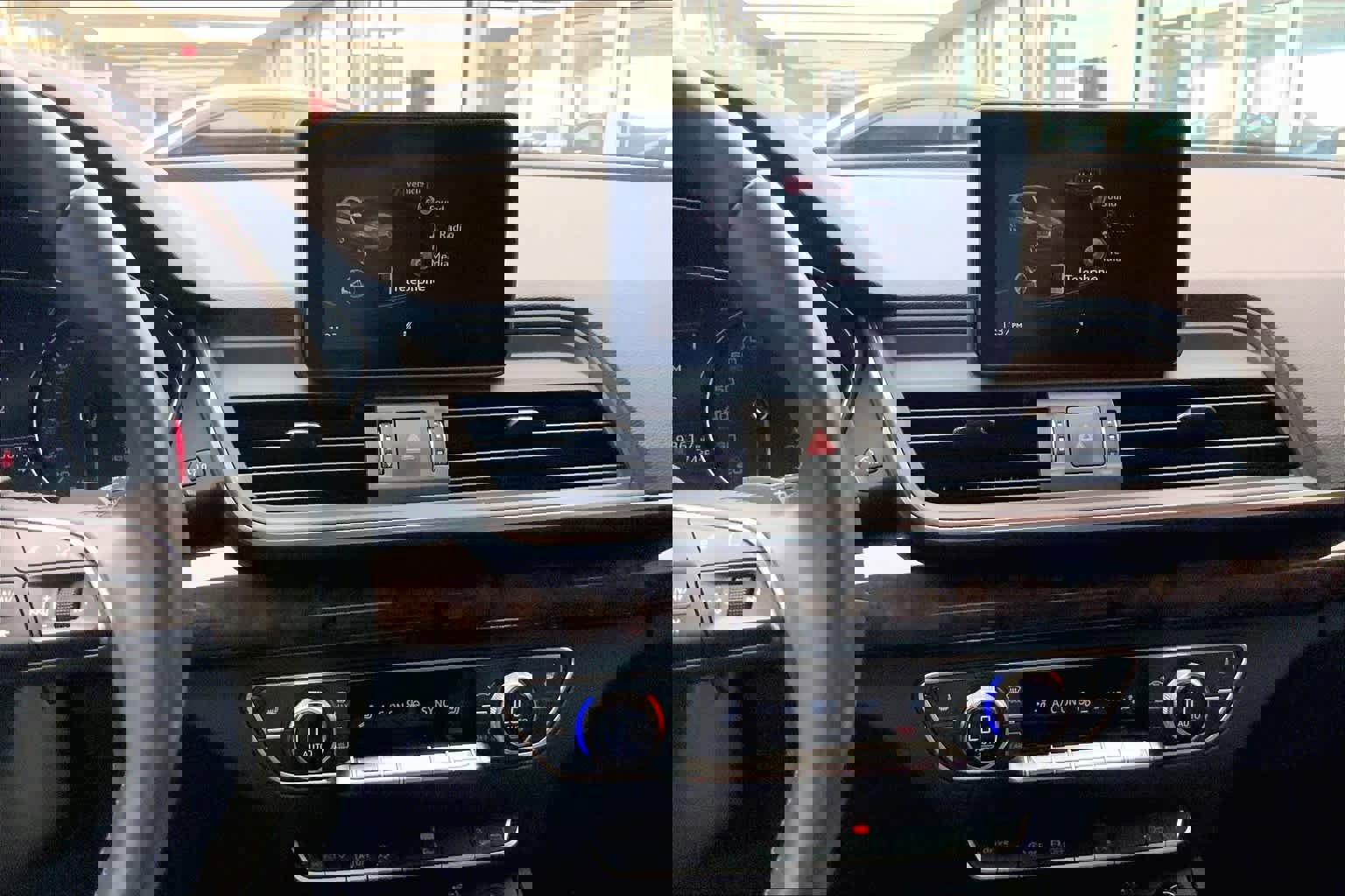 Used 2020 Audi Q5 Premium w/ Convenience Package image 7