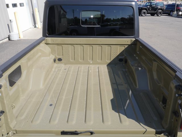 New 2025 Jeep Gladiator Mojave w/ Convenience Group image 11