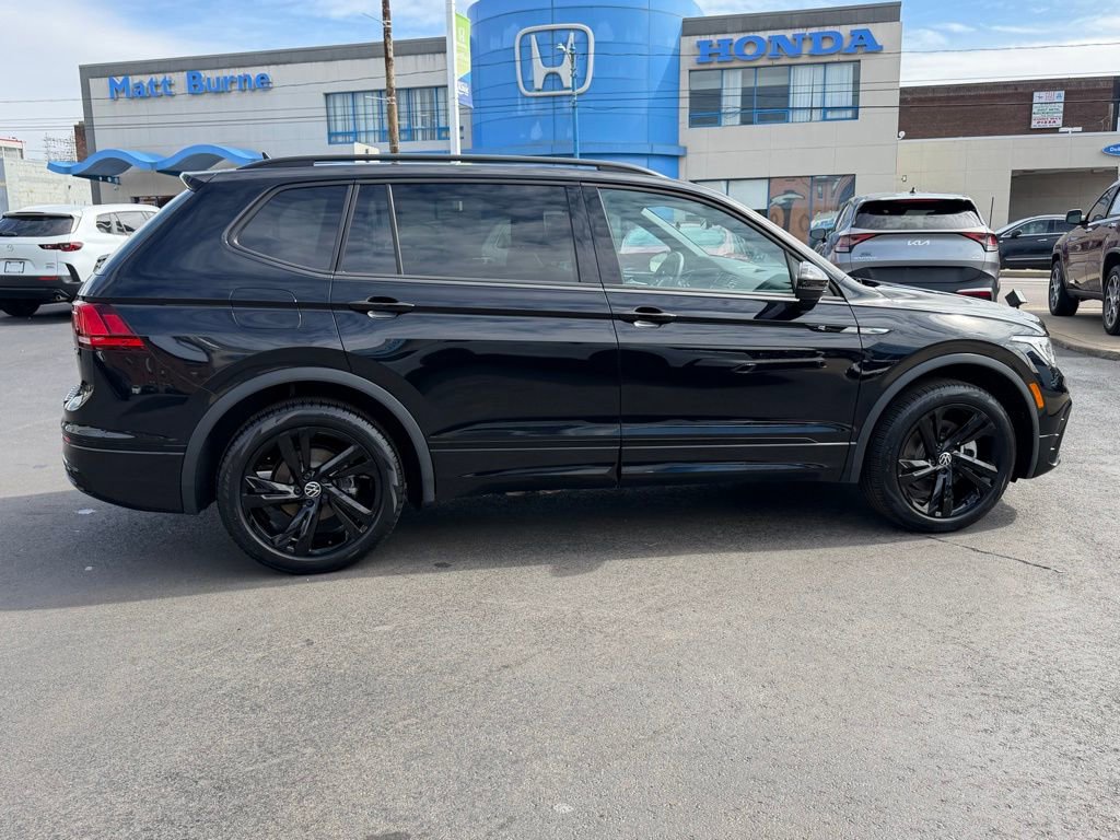 Used 2023 Volkswagen Tiguan SE R-Line image 22