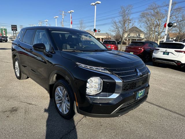Used 2024 Mitsubishi Outlander ES AWD/4WD image 11