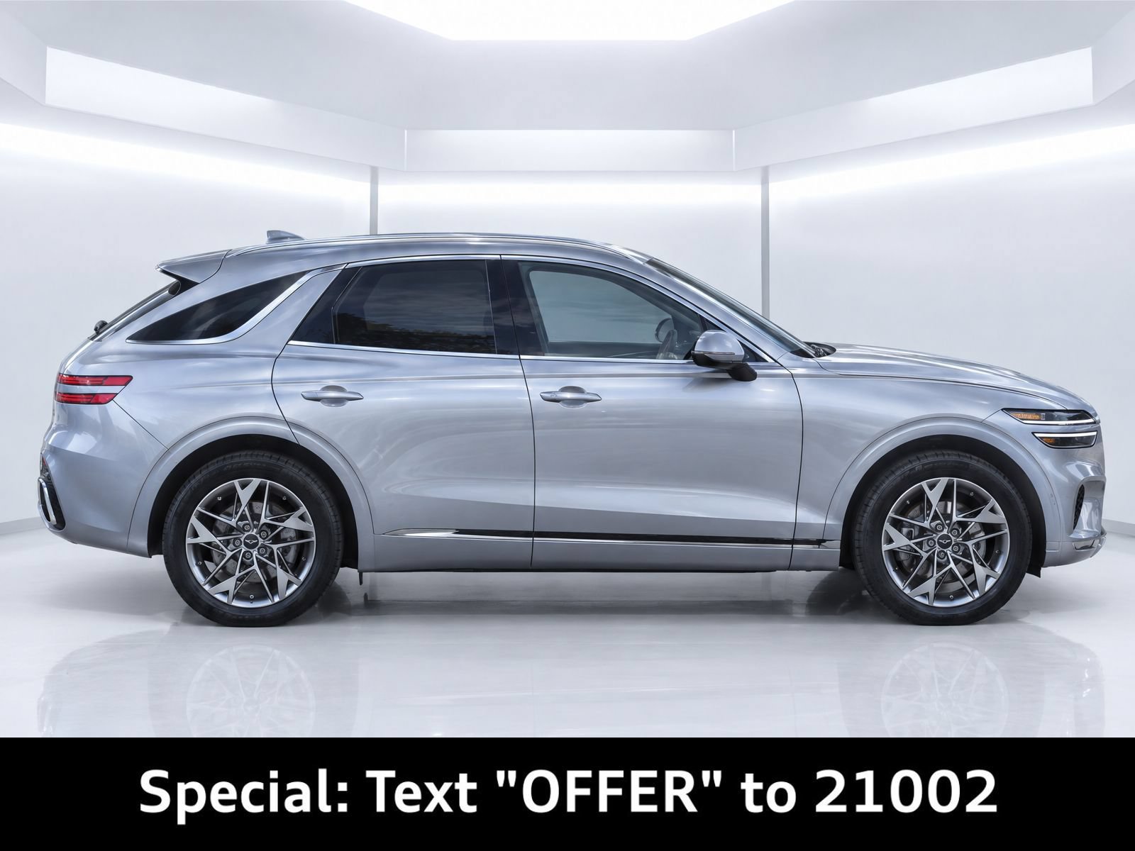 Used 2025 Genesis GV70 2.5T AWD/4WD image 8