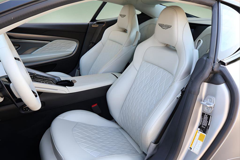 Used 2025 Aston Martin DB12 Coupe image 12