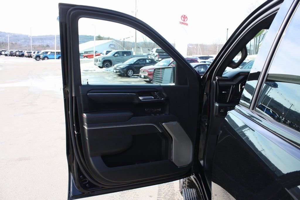 Used 2024 GMC Sierra 1500 AT4X image 10