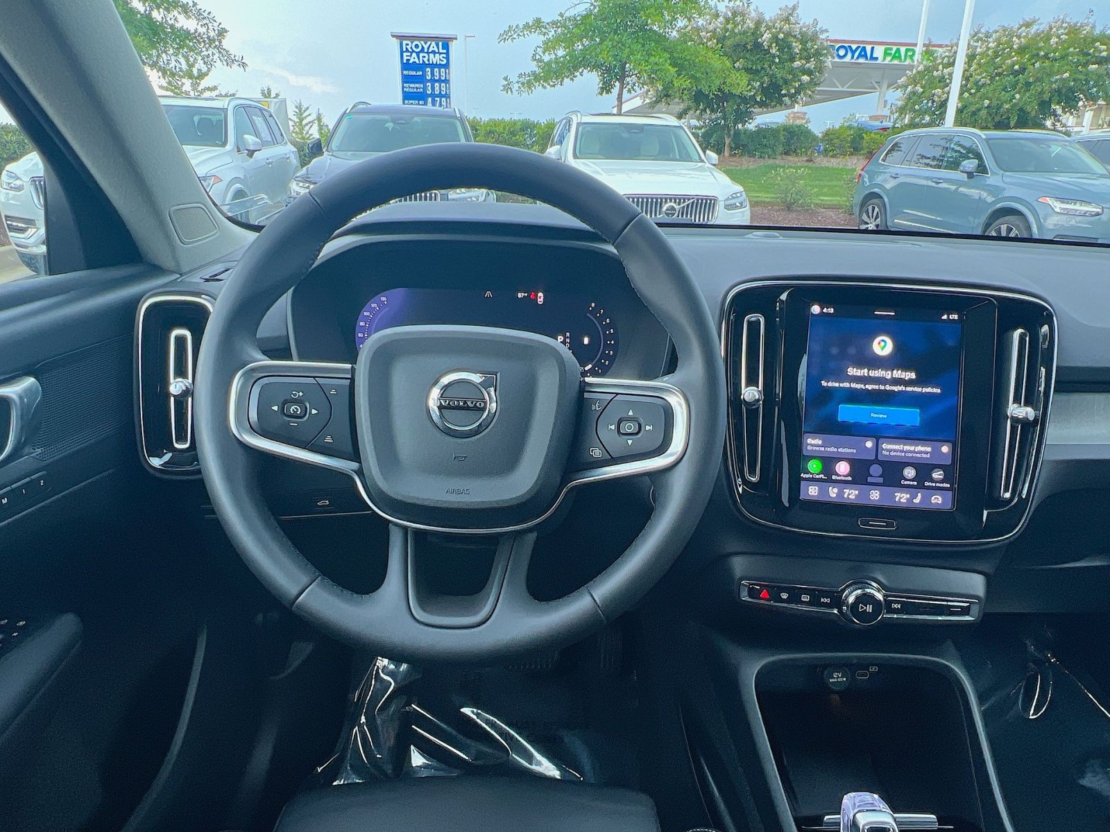 Certified 2023 Volvo XC40 B5 Plus w/ Climate Package AWD/4WD image 16