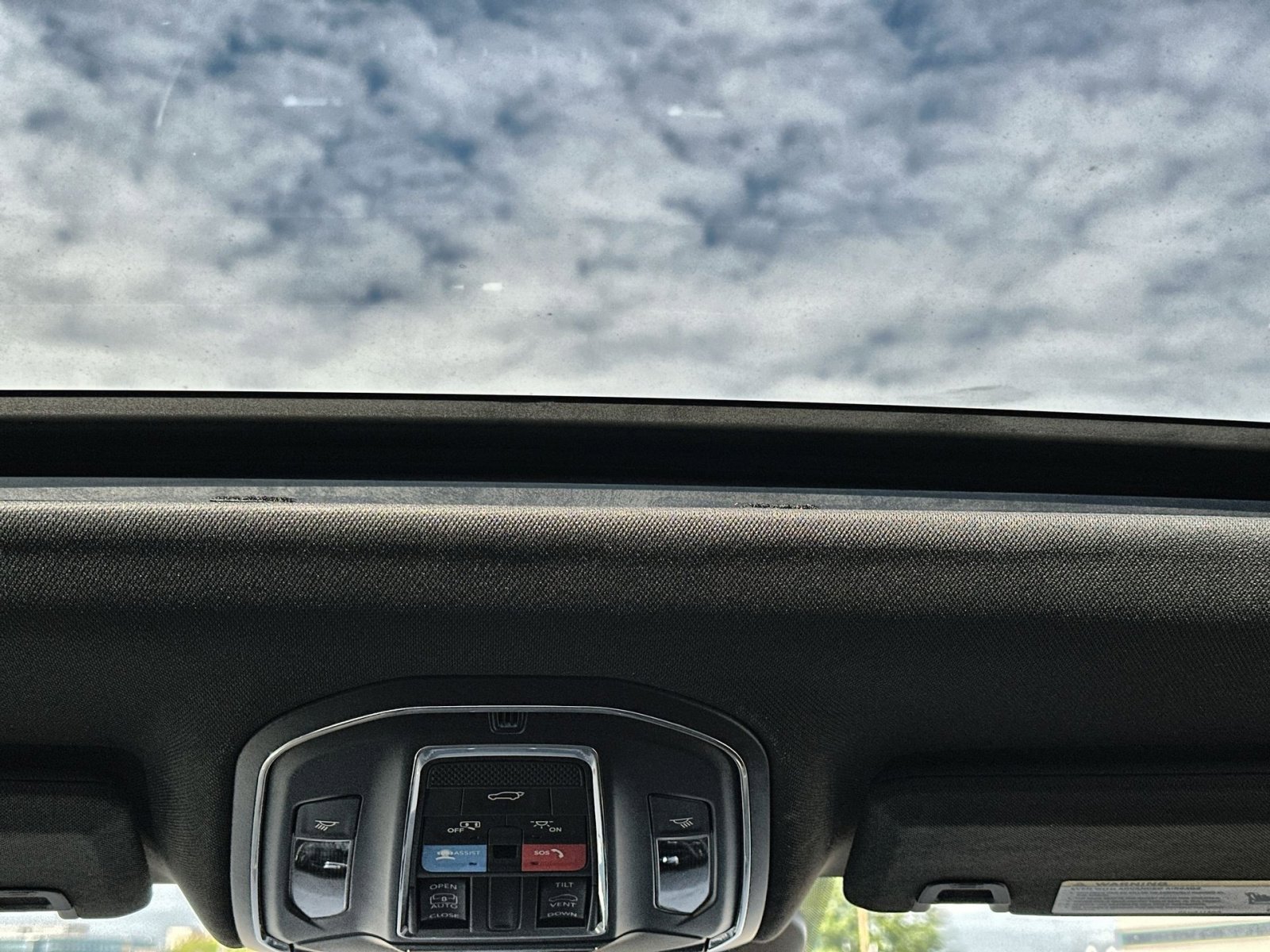 New 2025 Jeep Grand Cherokee Laredo X w/ Luxury Tech Group I image 23