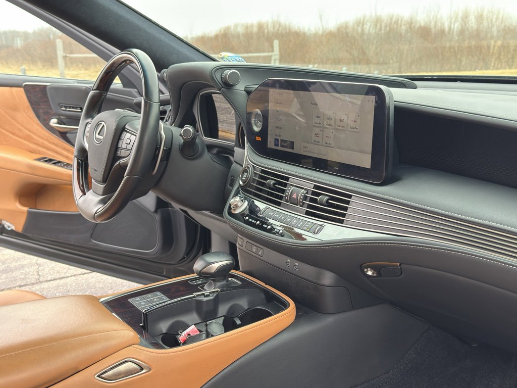 Used 2023 Lexus LS 500 Luxury w/ Luxury Package image 27