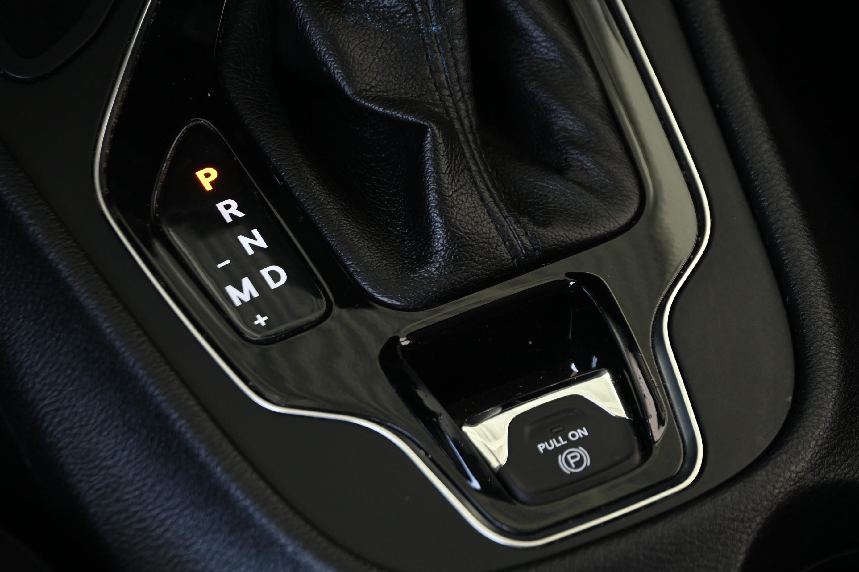 Used 2021 Jeep Cherokee Latitude Plus FWD image 22