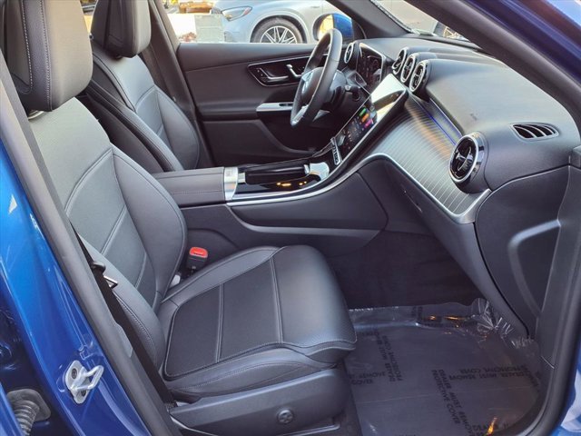 Used 2025 Mercedes-Benz GLC 300 image 16