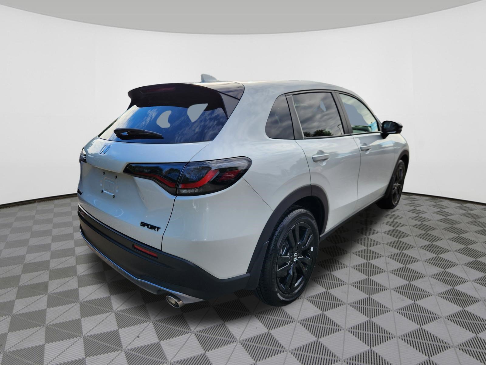 Used 2027 Honda HR-V Sport image 4