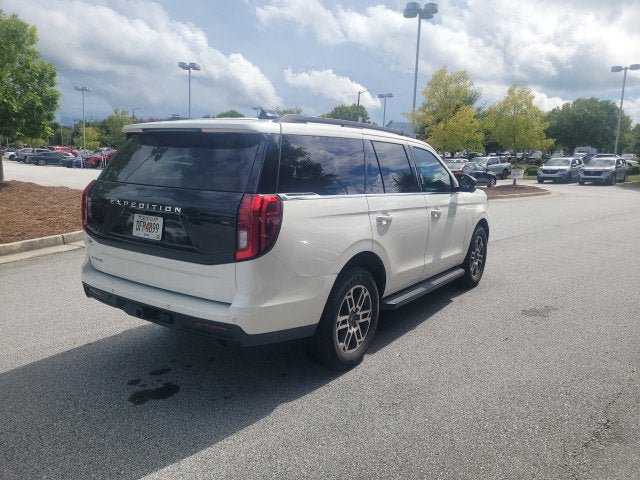 Used 2025 Ford Expedition Active RWD image 20