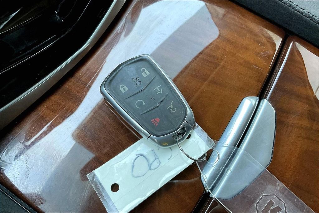 Used 2020 Cadillac Escalade Luxury RWD image 36