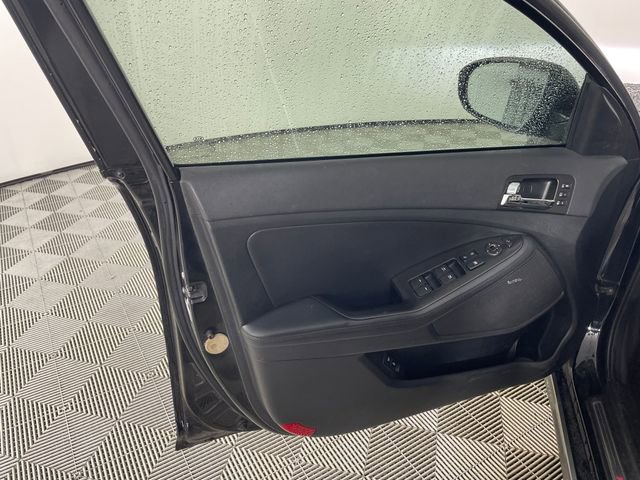 Used 2012 Kia Optima EX w/ Hybrid Premium Technology Pkg image 12