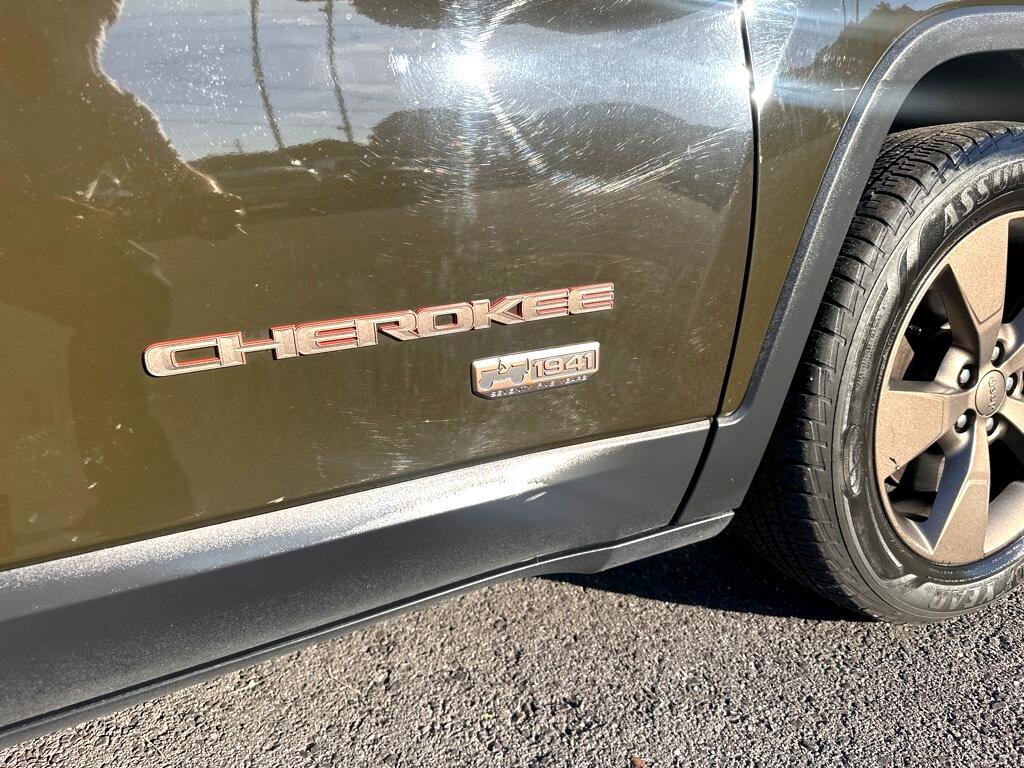 Used 2016 Jeep Cherokee 75th Anniversary image 6