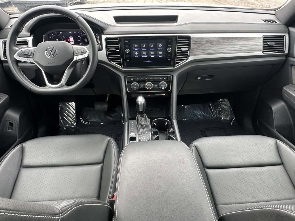 Used 2023 Volkswagen Atlas Cross Sport SE w/ Panoramic Sunroof Package image 16