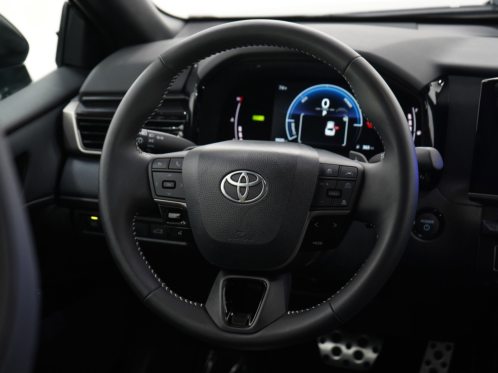 Used 2025 Toyota Camry SE FWD image 14