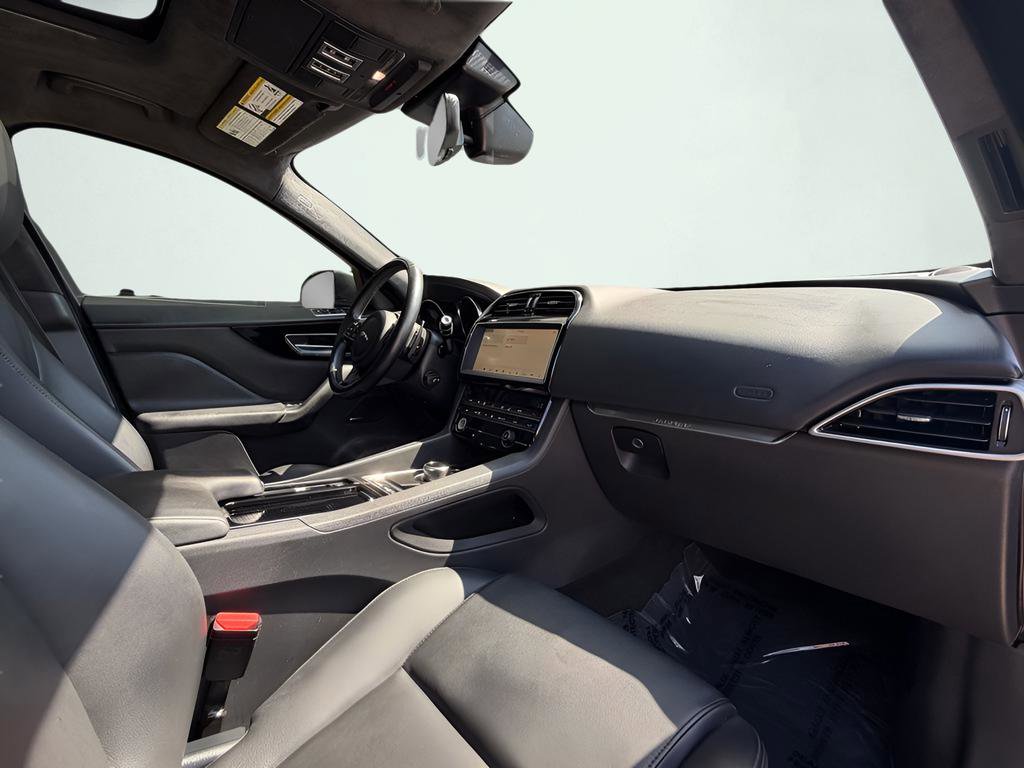 Used 2019 Jaguar F-PACE Premium AWD/4WD image 31