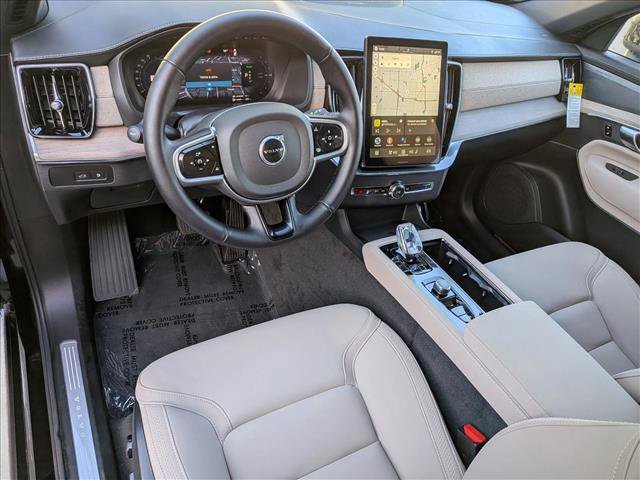 New 2026 Volvo XC90 T8 Plus w/ Protection Package Premier image 3
