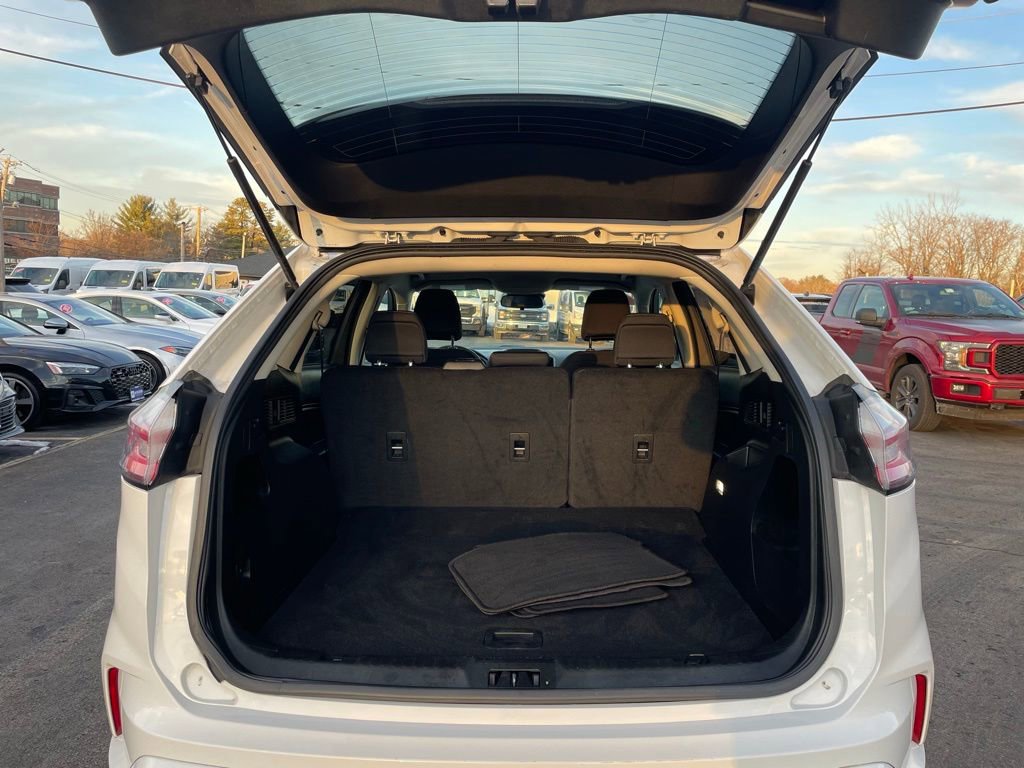 Used 2022 Ford Edge SE w/ Black Appearance Package image 10