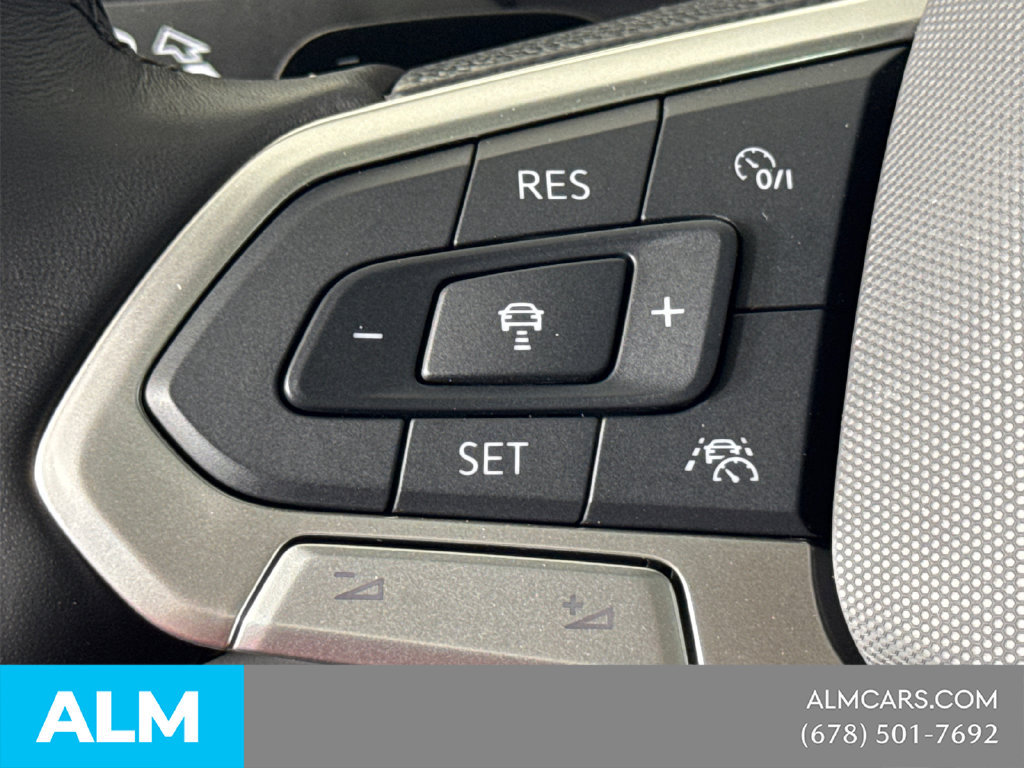Used 2025 Volkswagen Atlas Cross Sport SEL Premium R-Line AWD/4WD image 28