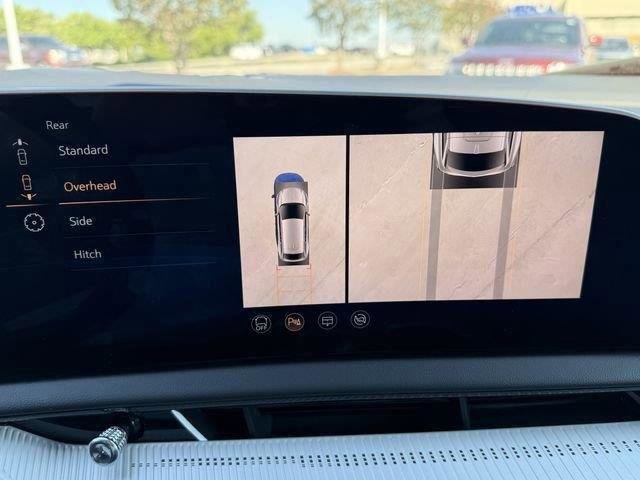 New 2025 Cadillac Optiq Luxury 2 image 28